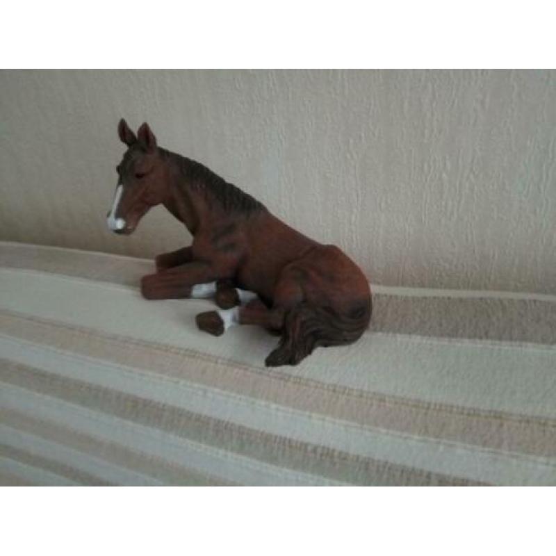 Liggend Paarden beeld