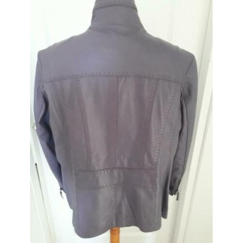 NIEUWSTAAT!!Trendy leren jas van het merk Bonita/mt.48