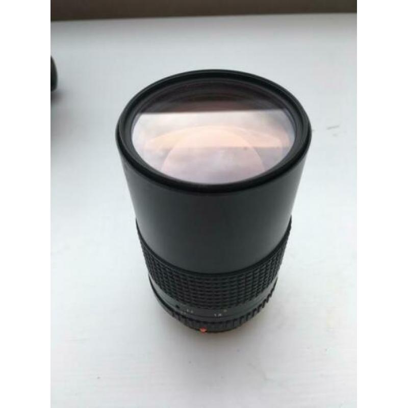 Pentacon 135mm f/2.8 prime