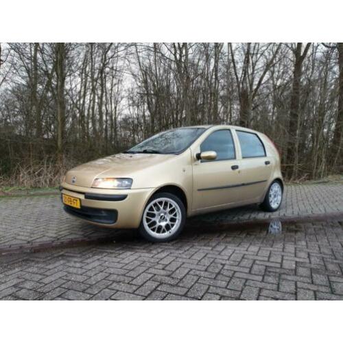 Fiat Punto 1.2 16V 5DR 2000 Geel