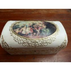 Vintage kunstleren kistje met romantische afbeelding