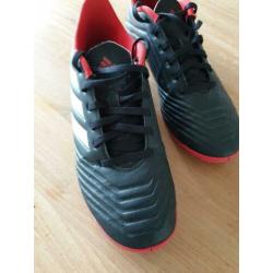 Zaalvoetbalschoen Adidas Predator maat 40