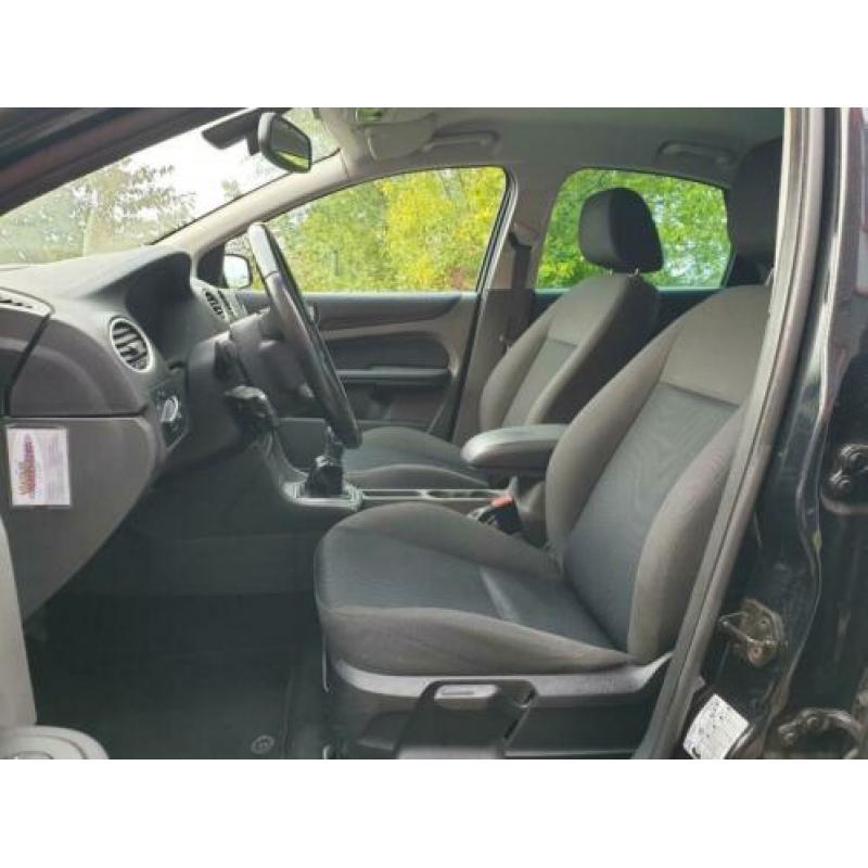 Ford Focus 1.8 TDCi2007 Zwart met NAP en met 1 jaar APK!