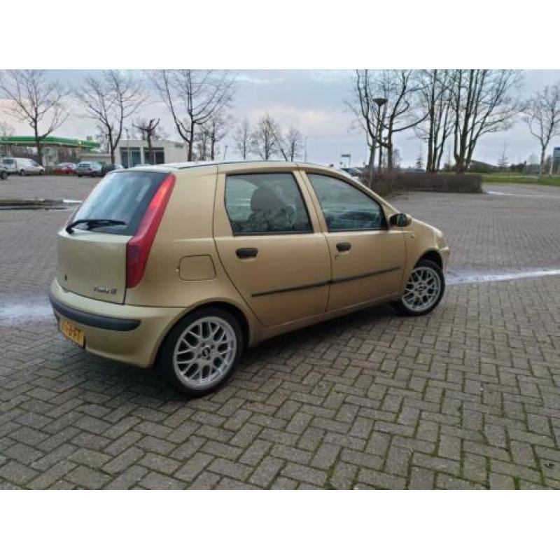 Fiat Punto 1.2 16V 5DR 2000 Geel