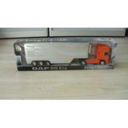 Te koop nieuw in doos daf 95 xf longhauler schaal 1:32