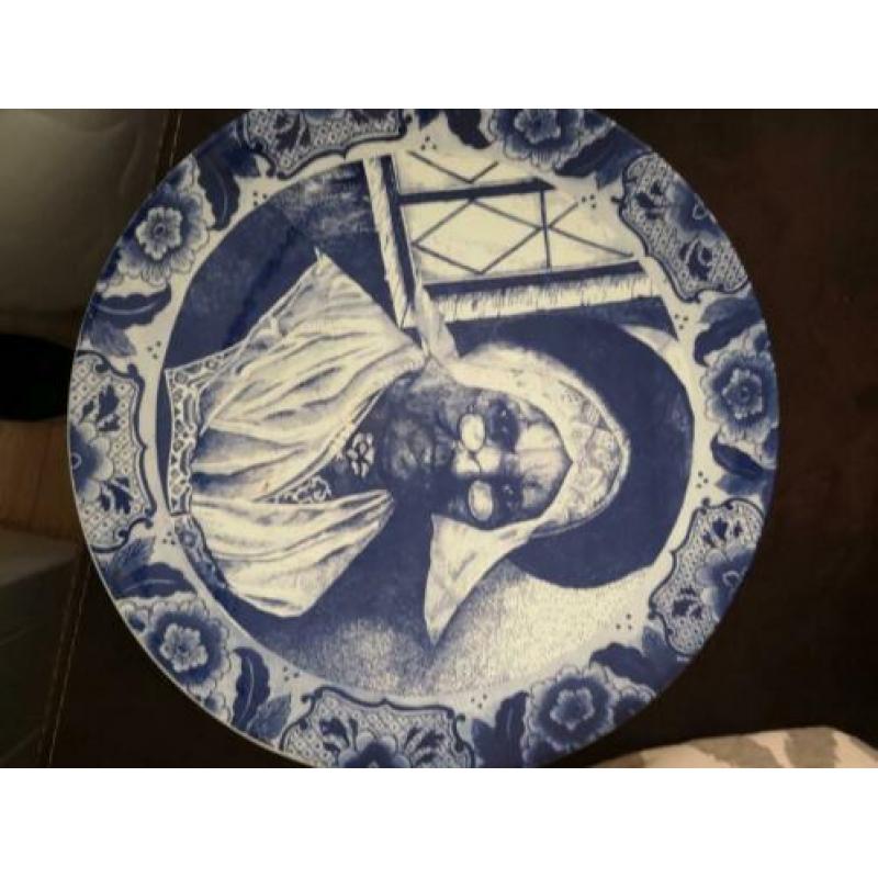 Delf blauw 40 cm €20 per stuk.