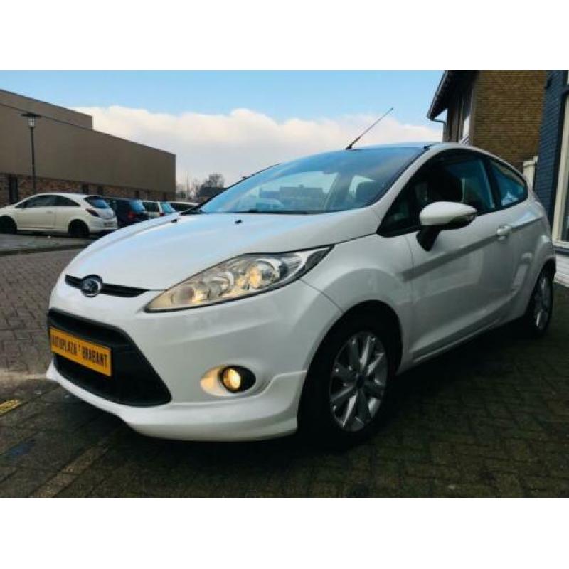 Ford Fiesta 1.6 Sport 120 pk/ CLIMATE/ USB/ AUX/ ELEKTR.PAKK
