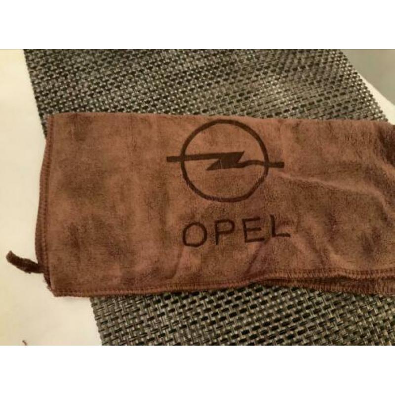 Opel poetsdoek voor de auto
