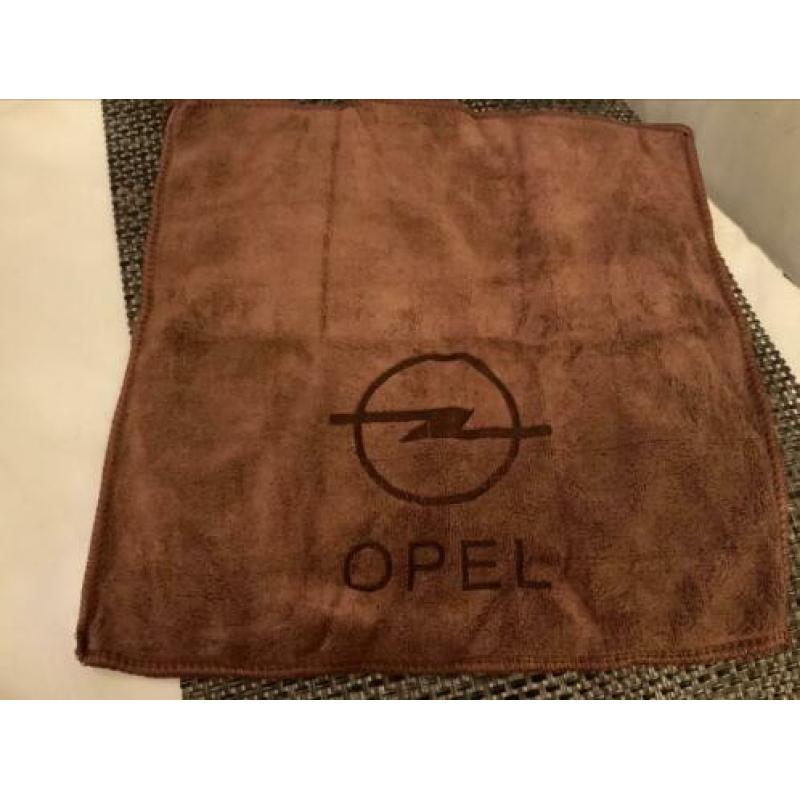 Opel poetsdoek voor de auto