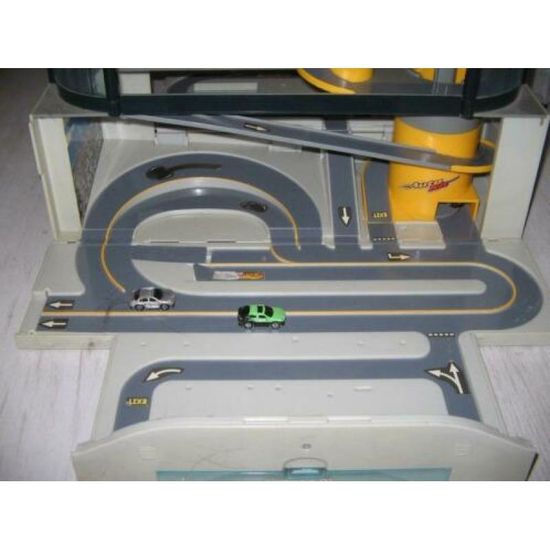 Te koop speel garage in en uit elkaar te klappen