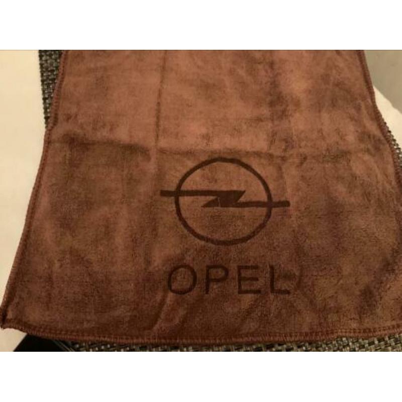Opel poetsdoek voor de auto