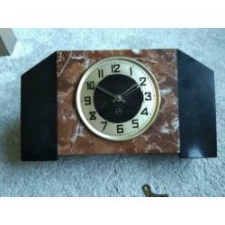 Art deco marmeren klok met sleutel, loopt perfect