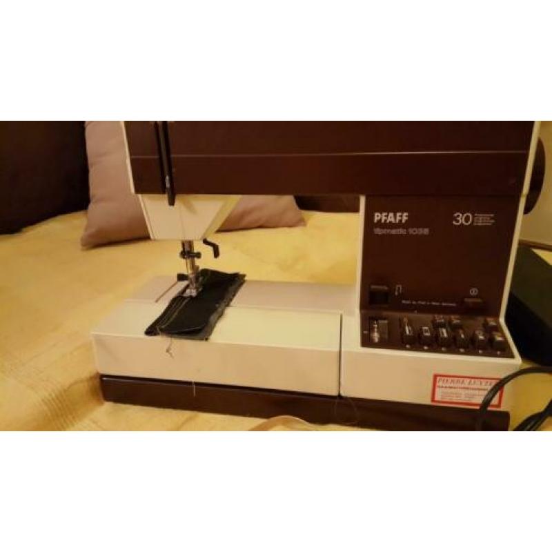Goed werkende pfaff tipmatic 1035 naaimachine