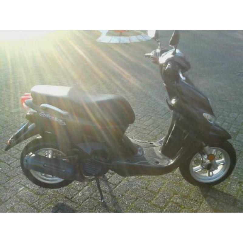 Yamaha Neos snorscooter 2017 mat bruin in zeer goede staat