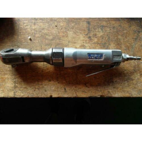 Toku MR-2310B Ratelsleutel 3/8"