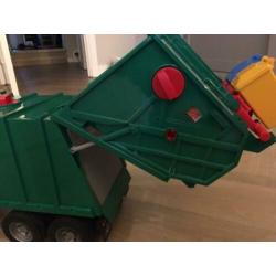 Bruder vuilnisauto met werkende zwaailichten