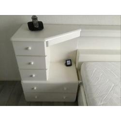 2 persoons bed 160x 200, nachtkastjes+ auping spiraal,handm