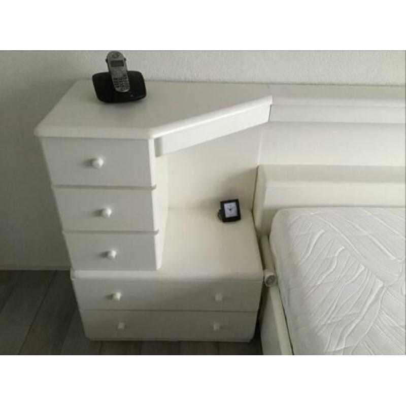 2 persoons bed 160x 200, nachtkastjes+ auping spiraal,handm