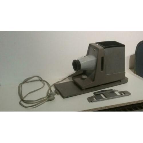 Werkende vintage retro dia projector