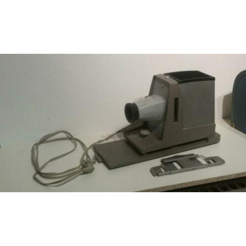Werkende vintage retro dia projector