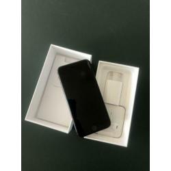 Apple iPhone 7 zwart 32 GB incl nieuwe EarPods en oplader