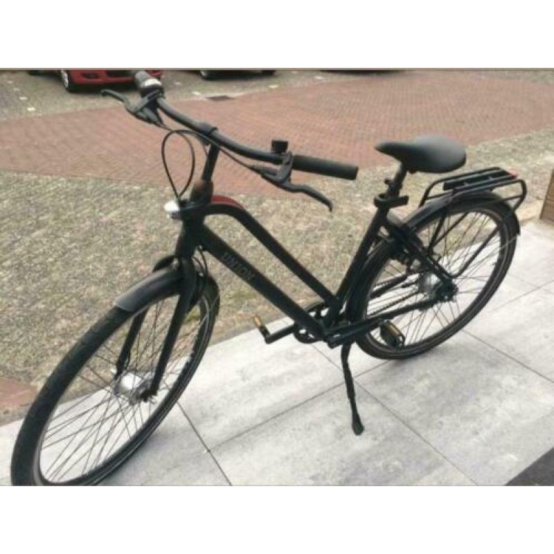 Union LITE black and red with GATES carbon belt drive system