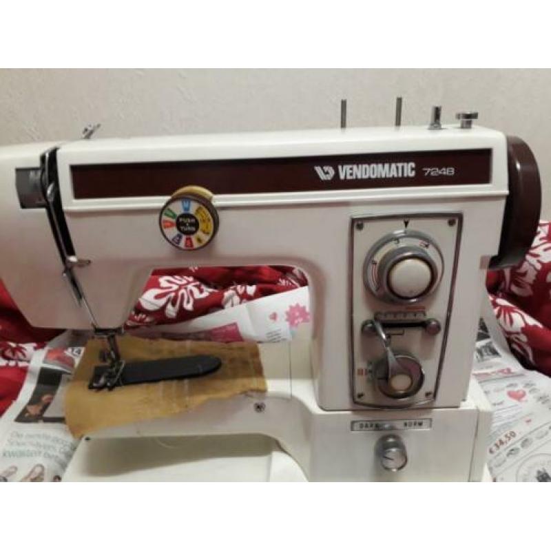 Naaimachine VENDOMATIC Goed werkende kunt u mee werkend zien