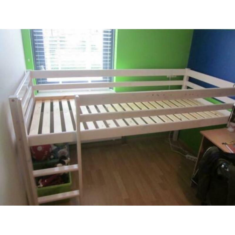 Whitewash halfhoog slaper met tent