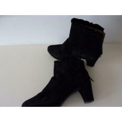 Lilian- zwart suede enkel laarsjes- made in Italy- Maat 38.5