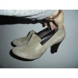 P32) suede leren pumps maat 41 van sacha zgan leer binnen