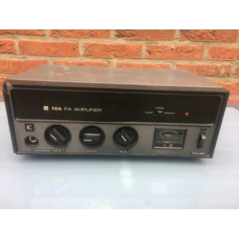 TOA TA-301 24V 230V mobile PA versterker