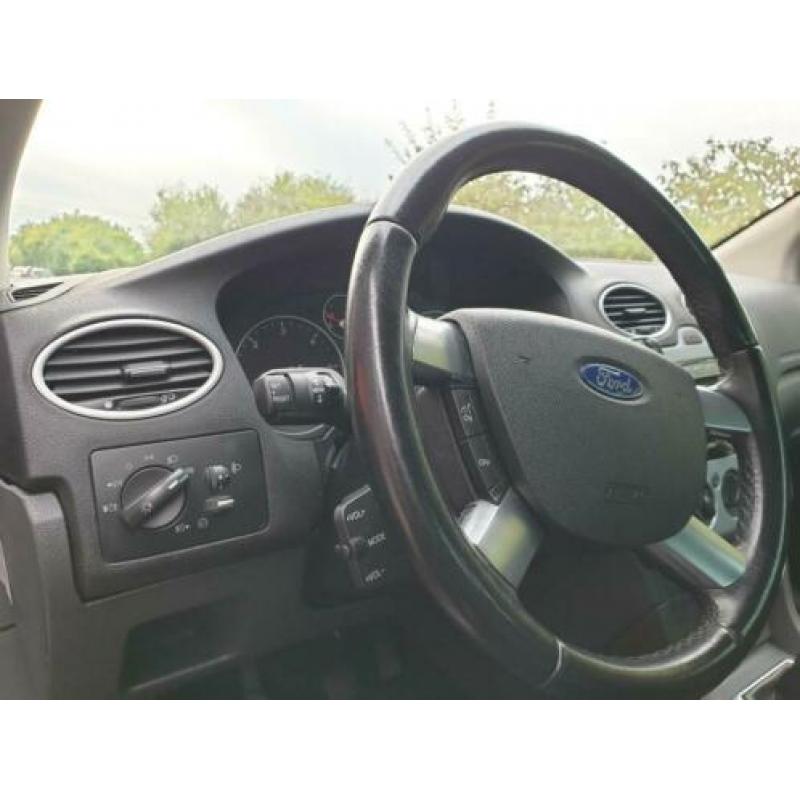 Ford Focus 1.8 TDCi2007 Zwart met NAP en met 1 jaar APK!