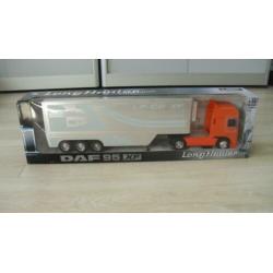 Te koop nieuw in doos daf 95 xf longhauler schaal 1:32