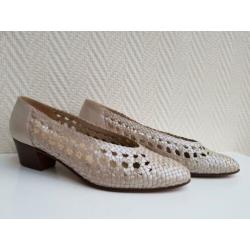 Alexandra schoenen, netjes, UK 4,5 beige. Gratis verzenden!