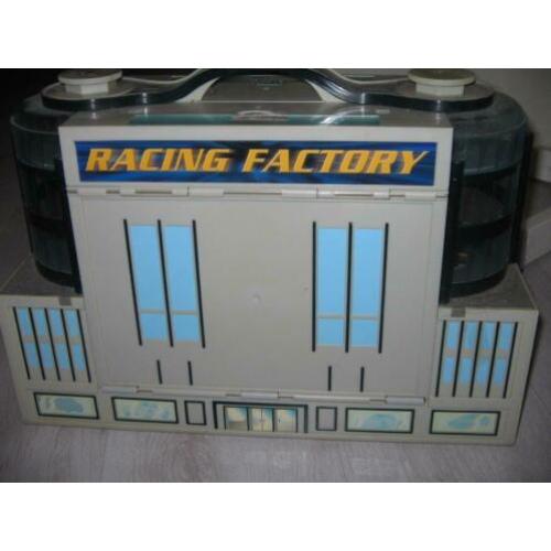 Te koop speel garage in en uit elkaar te klappen