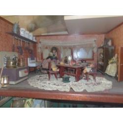 Heel oud 2 kamer Poppenhuis Compleet ingericht Keuken/salon