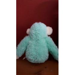 Groene aap. Zeer knuffelig. 30 cm. Gewassen 5,50.