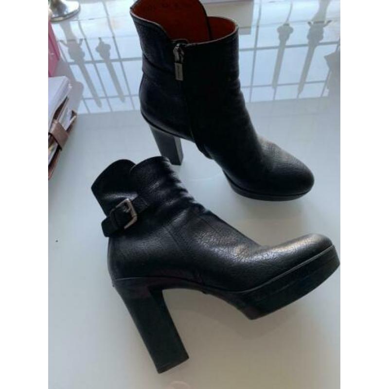 Santoni laarsjes 38,5 nieuwstaat