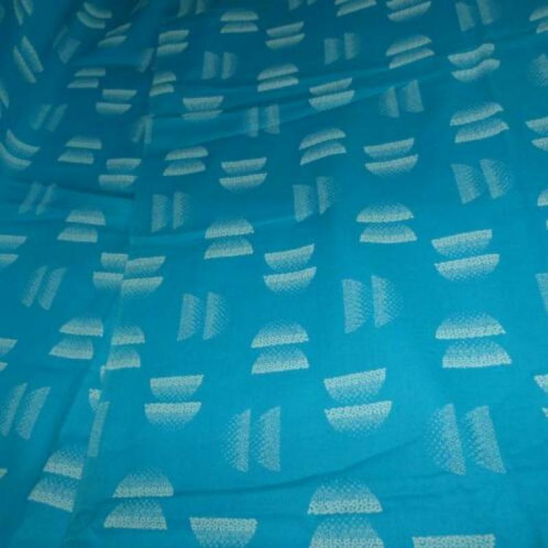 Katoenen licht blauwe stof,2meter lang,90 cm. breed. Nieuw.
