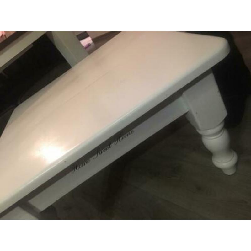 Witte vierkante tafel 80x80x 49 cm Goed over te verven , lan