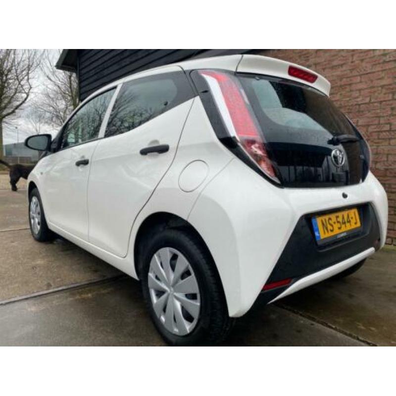 Toyota Aygo 1.0 VVT-i x-now 5 drs Airco