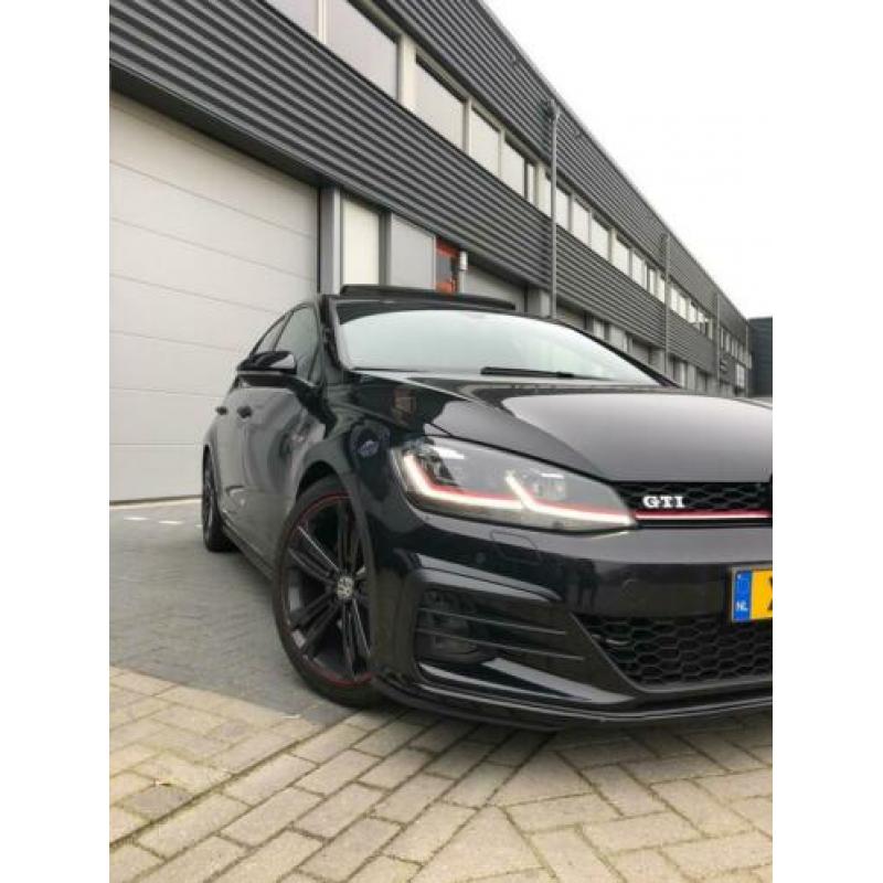 Volkswagen Golf VII 2.0 TSI 245PK DSG 2017 Zwart Pano