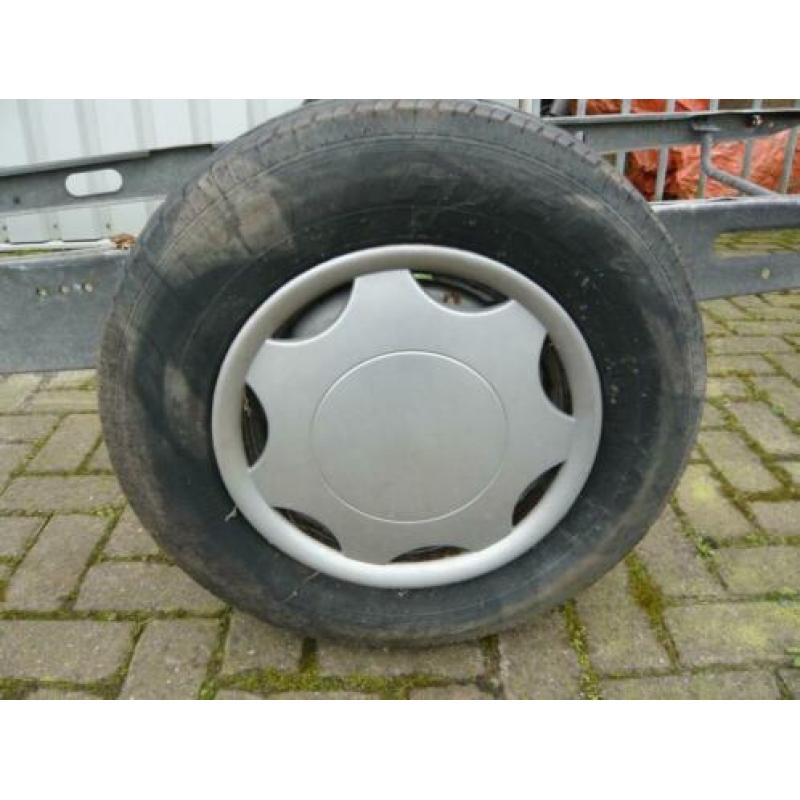 aangeboden zeer goed werken bootonderstel €150,-