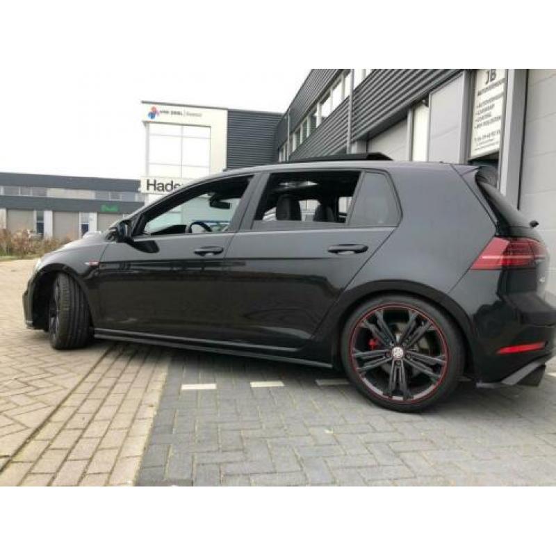 Volkswagen Golf VII 2.0 TSI 245PK DSG 2017 Zwart Pano