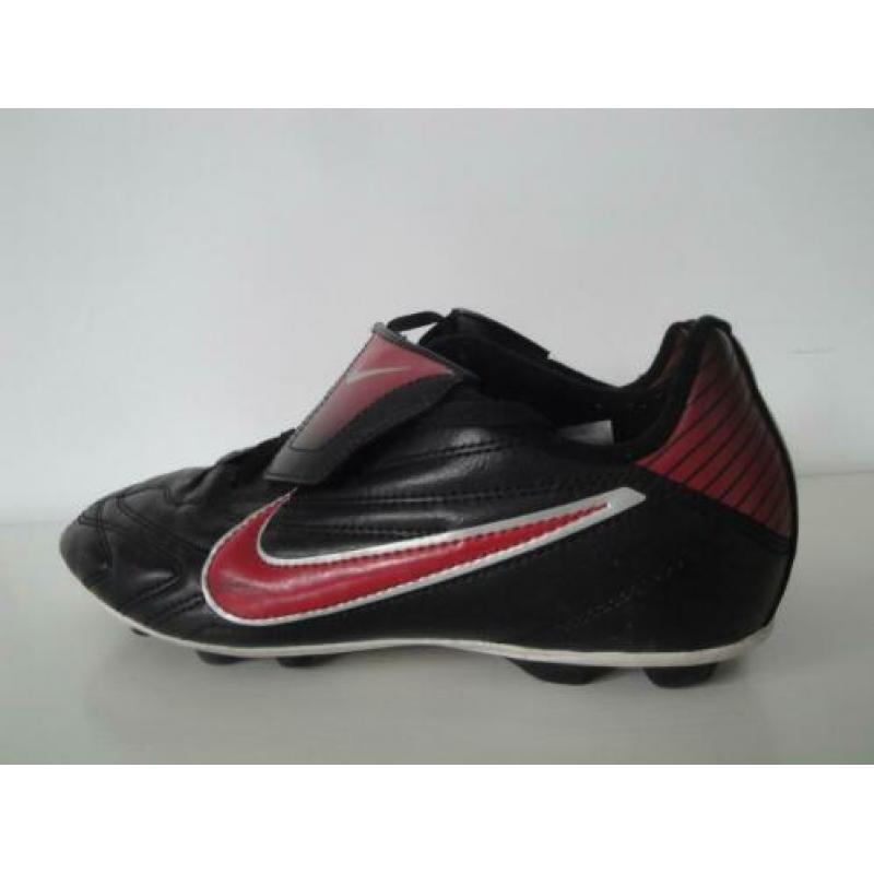 "nike" veldsportschoenen - maat 38,5