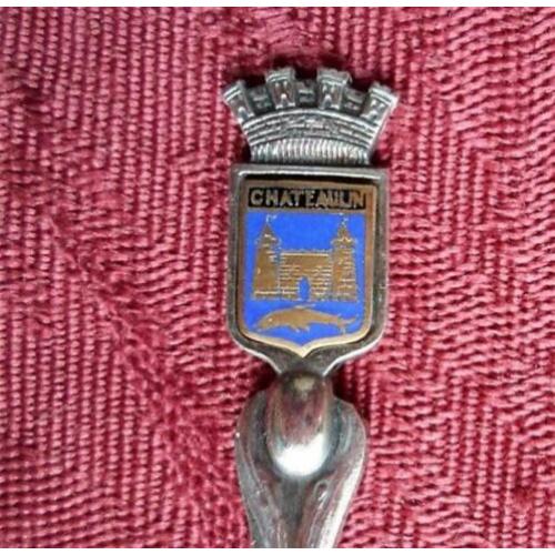 Lepeltje. Wapen van Chateaulin. Schildje is van Emaille.