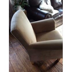 Twee fauteuils.