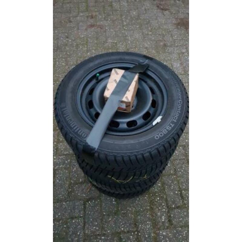 Winterset Staal met Continental 175/65 R14 winterbanden