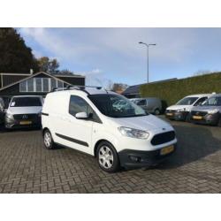 Ford Transit Courier 1.5 TDCI Trend / 1e EIG / TREKHAAK / AI
