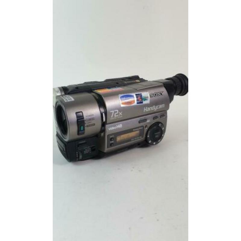 Sony Handycam CCD-TR713E, HI-8 Video 8 camcorder. 5A3